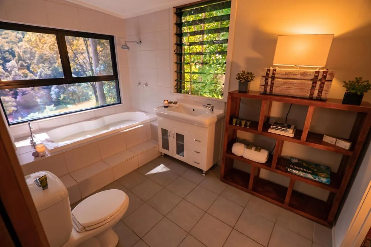 Lodge Whispering Valley Cottage Retreat Maleny